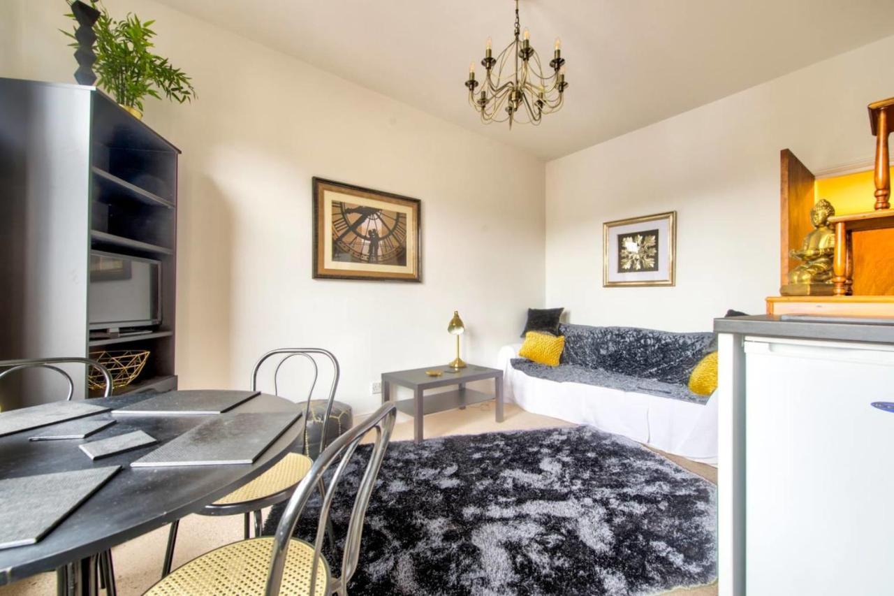 אדינבורו Guestready - Apartment In The Historic Grassmarket For 2 Guests מראה חיצוני תמונה